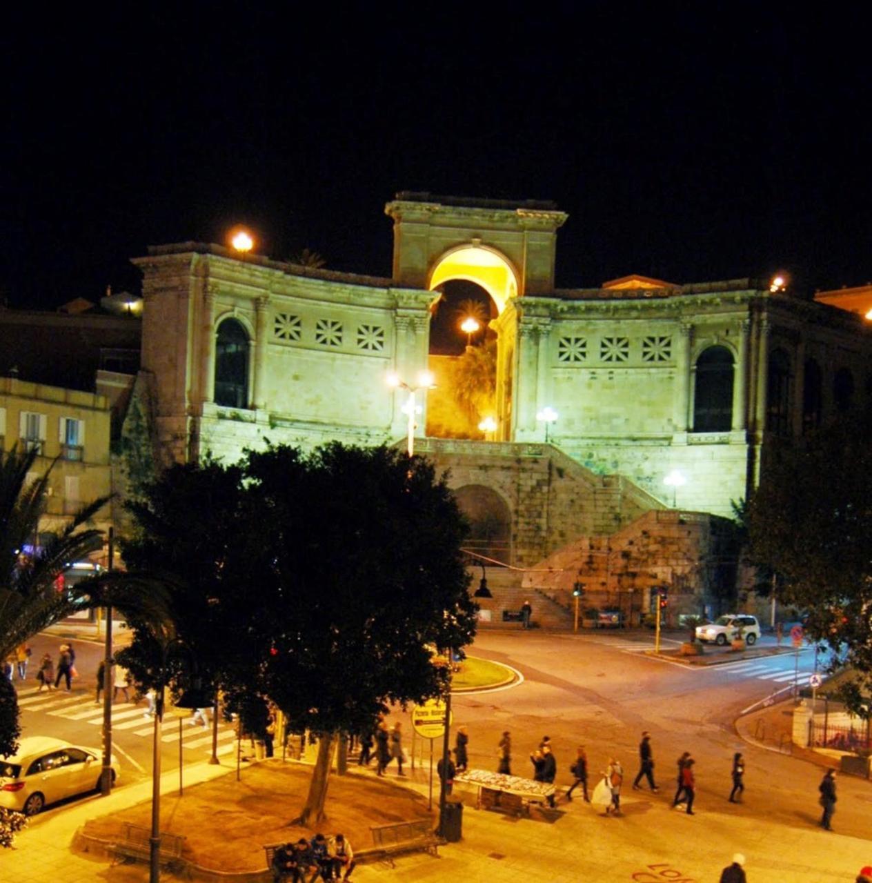 Alojamento de Acomodação e Pequeno-almoço St. Remy Cagliari
